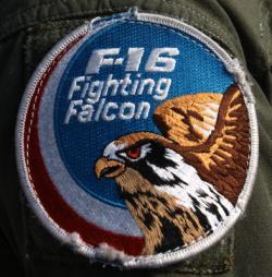 f_16_flying_falcon.preview.jpg